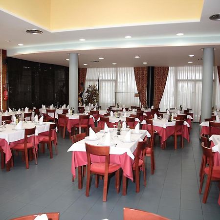 Hotel Ruta De Europa Vitoria-Gasteiz Exterior photo