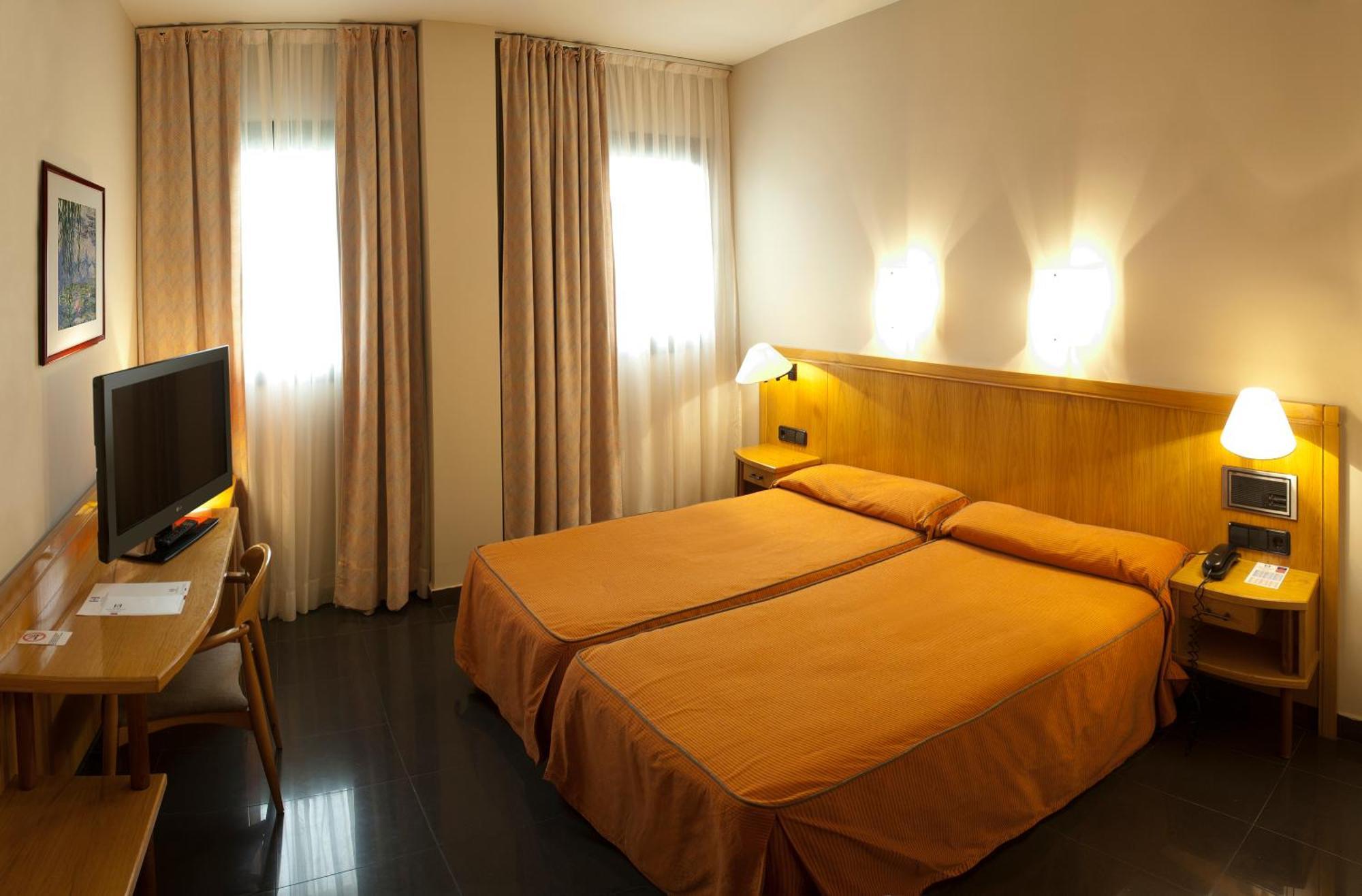 Hotel Ruta De Europa Vitoria-Gasteiz Exterior photo
